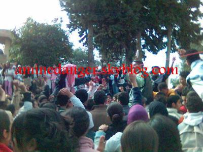 voil� l� c moudahara au lyc�e ibno rochd  in f�s viva ibno rchd